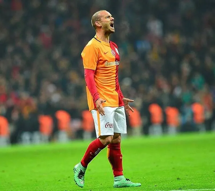 Sneijder’in menajerinden olay açıklamalar