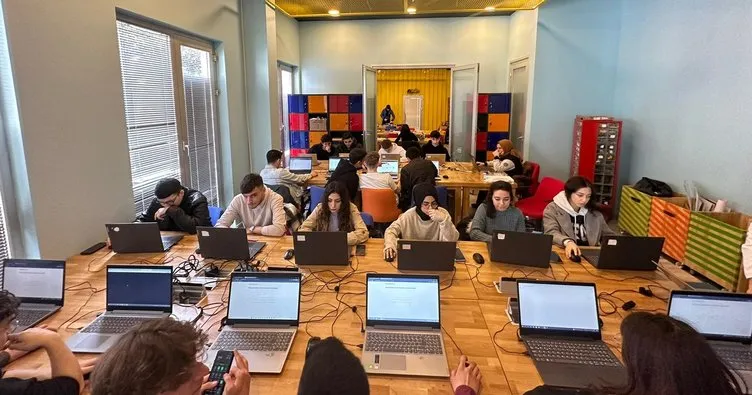 Dünyanın en popüler programlama dili Python, Akademi Beyoğlu’nda