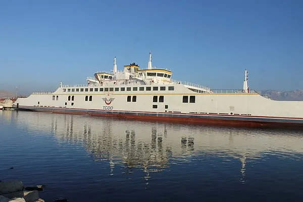 Tatvan-Van arası feribotla 3,5 saate düşüyor