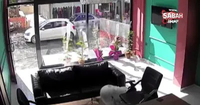İşyerine silahlı saldırı kamerada! 14 yaşındaki çocuk koltuğun arkasına saklanarak kurtuldu | Video