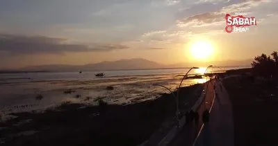 Beyşehir Gölü’nde tur teknelerinin günbatımı gezileri ilgi çekiyor | Video