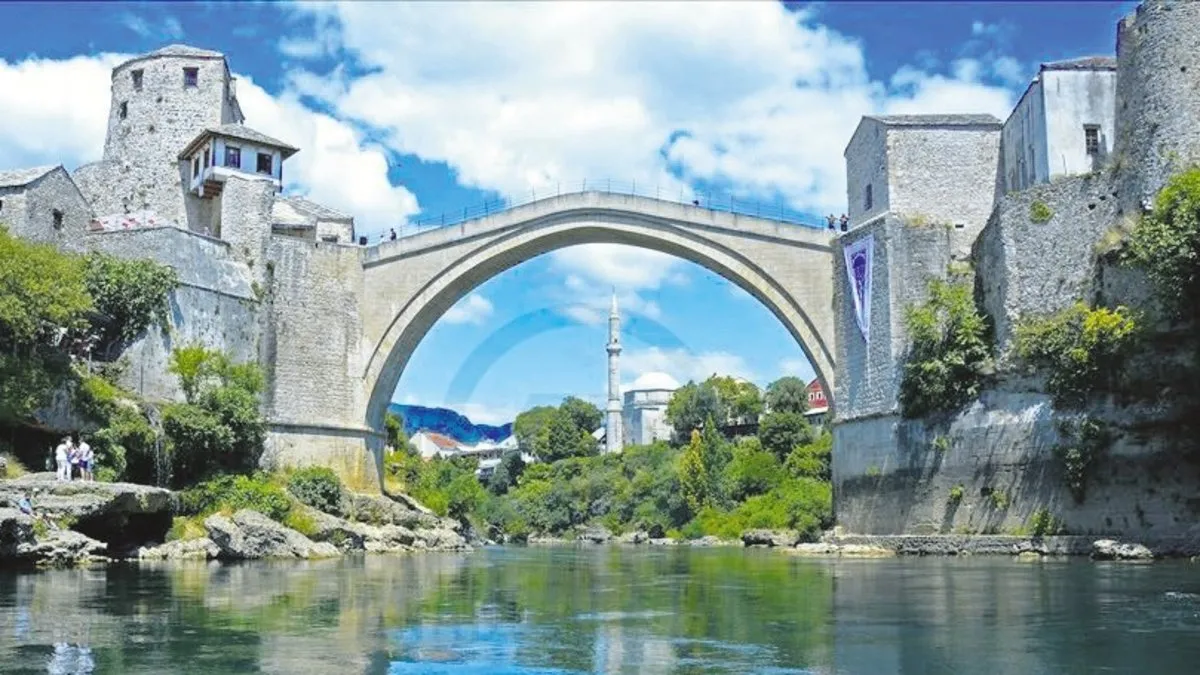 Barışın sembolü Mostar dimdik ayakta Barışın sembolü Mostar dimdik ayakta