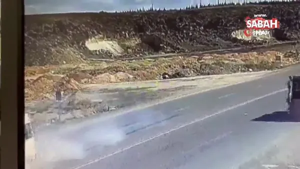 U dönüşü yapan motosiklete minibüsün çarptığı kaza kamerada: 1 ölü | Video