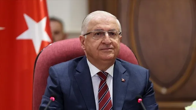 bakan-gulerden-terorle-mucadelede-net-mesaj-bazi-dostlar-ypgye-pilotaj-egitimi-veriyor-aklimizla-dalga-gecmesi-1714670297367.jpg Bakan Güler'den terörle mücadelede net mesaj: Teröristi kaynağında yok etme stratejisinde hareket ediyoruz