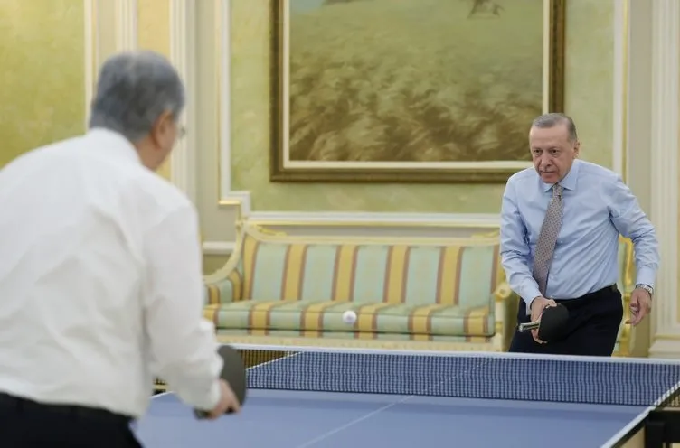 Başkan Erdoğan ile Tokayev masa tenisi oynadı! Astana’da renkli görüntüler…