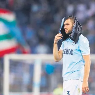 Kuş ölür sen uçuşu hatırla