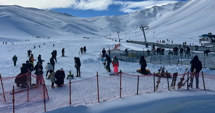 Abalı Kayak Merkezi’nde kar bereketi