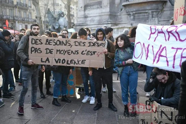 Binlercesi toplandı! Diz çöküp beklediler...