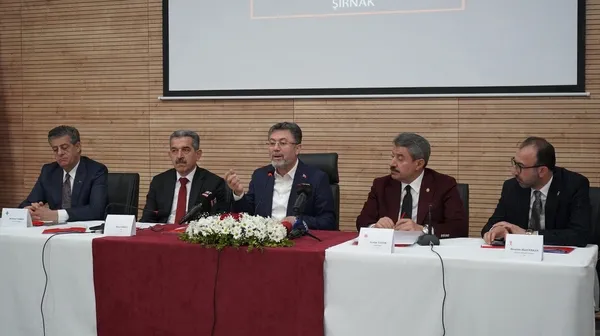 tarim-ve-orman-bakani-ibrahim-yumakli-sirnakta-1743097369898.jpg