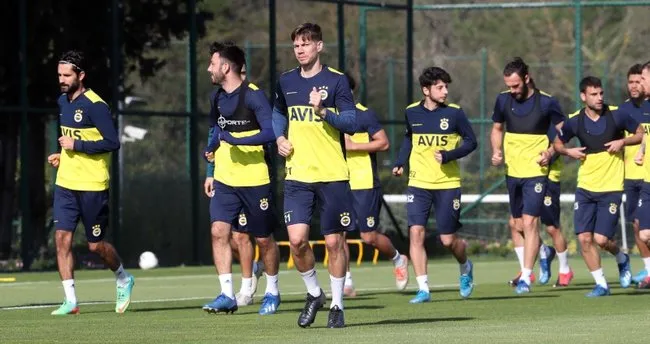 Fenerbahçe hazırlıklarını sürdürdü