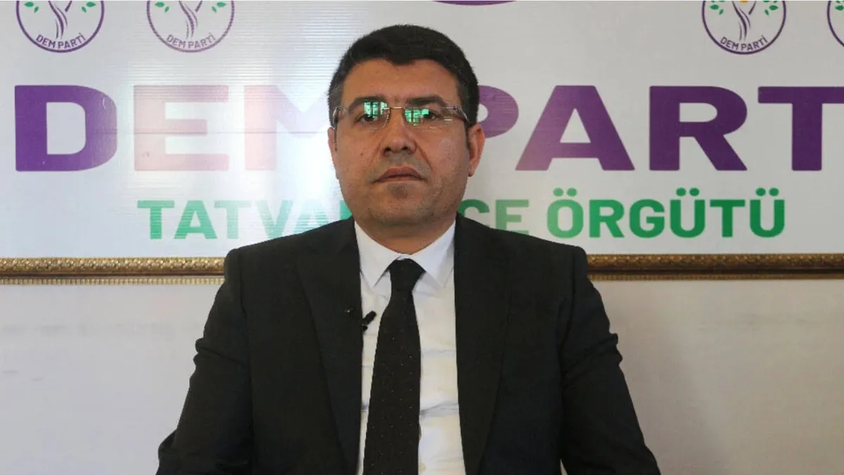 DEM Partili Tatvan Belediye Başkanı Mümin Erol gözaltına alındı DEM Partili Tatvan Belediye Başkanı Mümin Erol gözaltına alındı