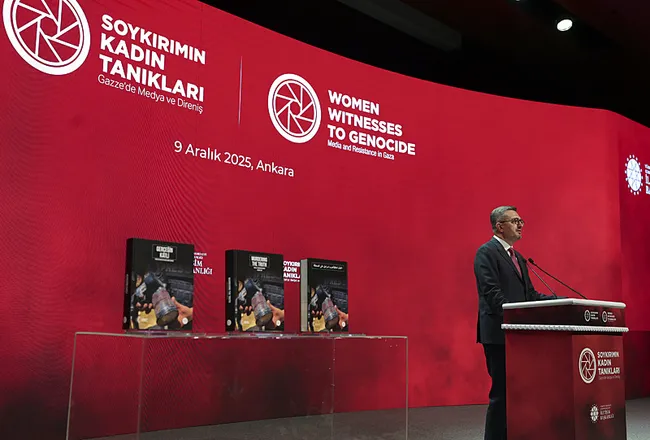 iletisim-baskani-duran-gazze-panelinde-konustu-dijital-guvenligimizi-korumak-zorundayiz-1765291197753.jpg (800×541)