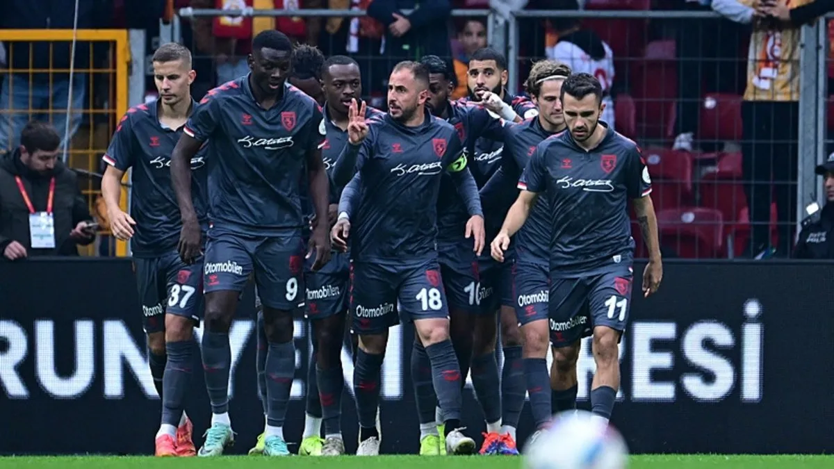 Samsunspor taraftarlarından 'Reeder' tepkisi: Başka firma bulamadınız mı?
