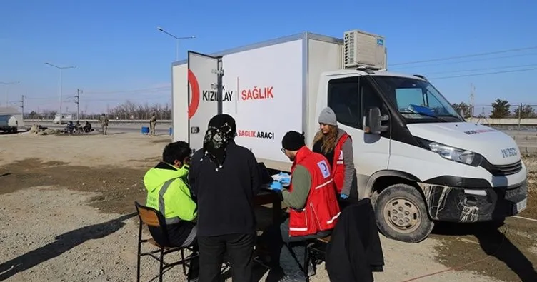 Türk Kızılay mobil sağlık aracı, Malatya’da depremzedelere sağlık hizmetini sürdürüyor