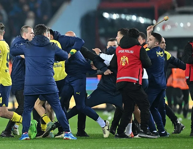 Son dakika haberi: Trabzonlu yıldıza büyük alkış! Fenerbahçeli oyunculara siper oldu...