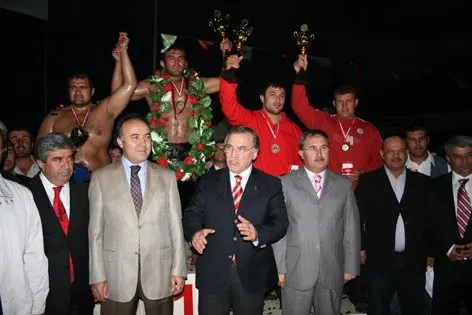 2. Döşemealtı Yağlı Güreşleri Antalya’da yapıldı