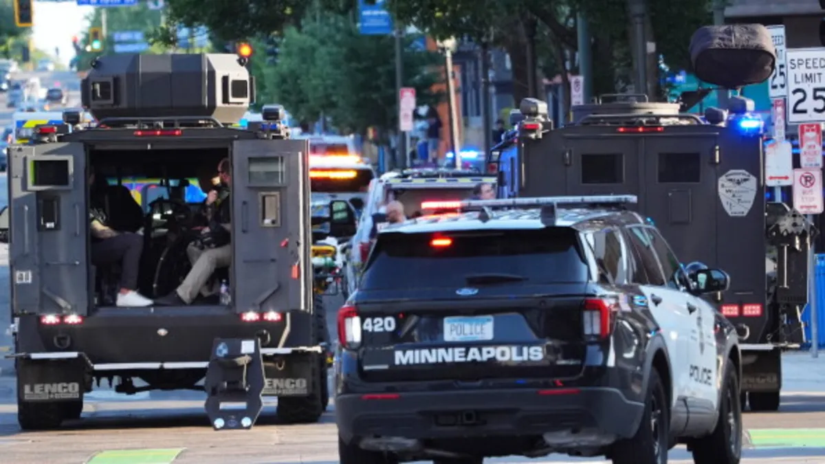 Minneapolis’te silahlı saldırı dehşeti: Polisler de hedef oldu! 2 ölü