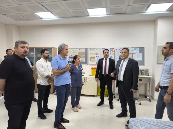 sanliurfa-il-saglik-muduru-hastaneleri-denetledi-1726822326566.jpg