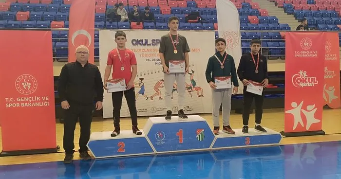 Afyonkarahisar Sporcu Eğitim Merkezi öğrencisi İrfan Korkmaz, Türkiye Şampiyonasında ikinci oldu