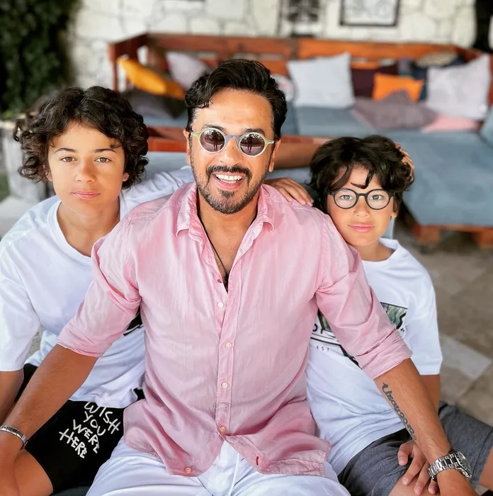 Çağla Şikel’in eski eşi Emre Altuğ’dan dikkat çeken açıklama! Paranın nasıl kazanıldığını öğrensinler