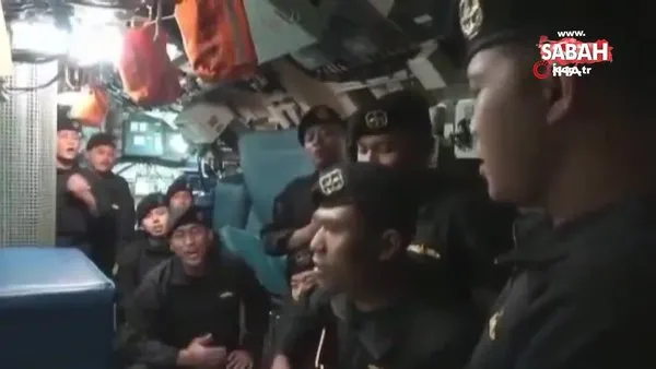 Endonezya’da batan denizaltı mürettebatının “Elveda” şarkısını söylediği görüntüler ortaya çıktı | Video