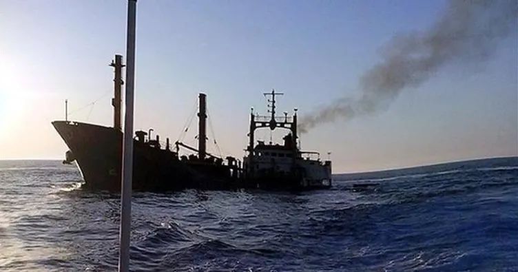 Yemen açıklarında mayın patladı: Yük gemisi havaya uçtu!