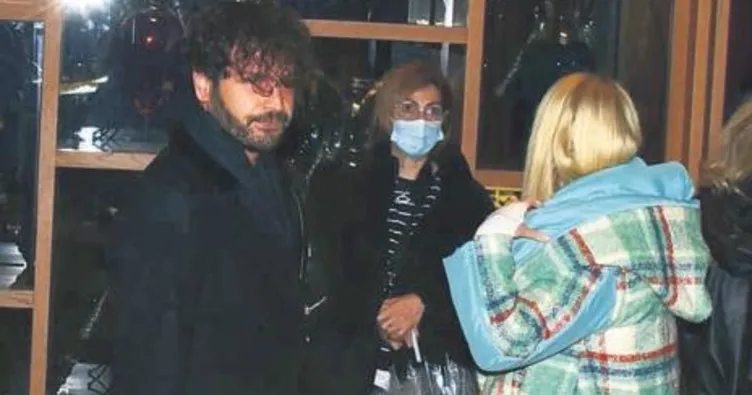 Kızlarla akşam gezmesi