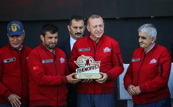 SON DAKİKA | Başkan Erdoğan'dan duygulandıran Özdemir Bayraktar anısı: Yarbayım sana verdiğim sözü tutacağım