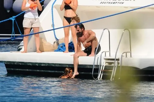 Zeynep Mutlu aşka geldi, ayak öptü