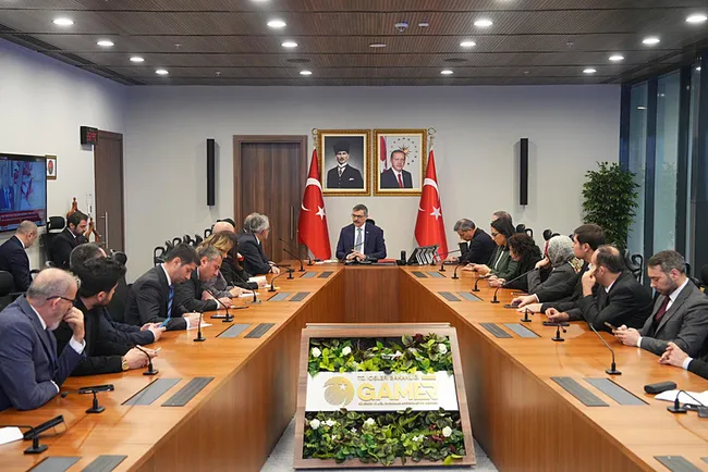 bakan-ciftciden-terorsuz-turkiye-mesaji-insallah-ulkemiz-bu-50-yillik-prangadan-kurtulacak-1772636619545.jpeg Bakan Çiftçi’den Terörsüz Türkiye mesajı: