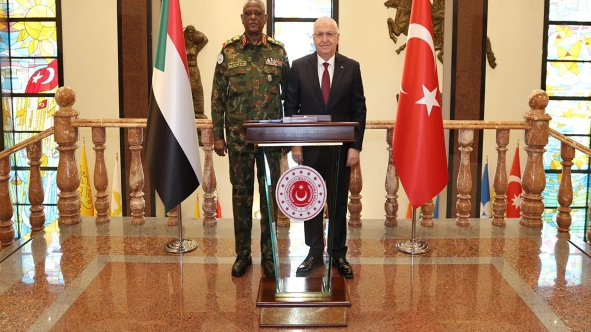 Bakan Güler, Sudan Genelkurmay Başkanı Elatta’yı kabul etti