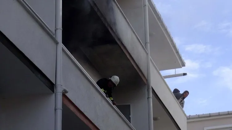 Kız öğrencilerin kaldığı apart binada korkutan yangın
