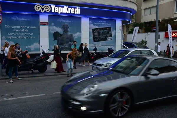 Kıvanç Tatlıtuğ'u hayranları takipte