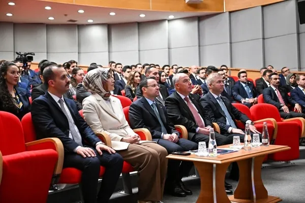 bakan-gurlekten-kaymakam-adaylarina-kritik-mesaj-o-muhurle-attiginiz-imza-sizin-degil-devletindir-1786459112312.jpg