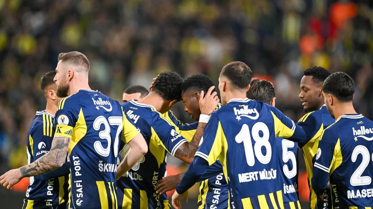 Ziraat Türkiye Kupası: Fenerbahçe, Beyoğlu Yeni Çarşı deplasmanında! Tedesco'nun 11 tercihi belli oldu Ziraat Türkiye Kupası: Fenerbahçe, Beyoğlu Yeni Çarşı deplasmanında! Tedesco'nun 11 tercihi belli oldu