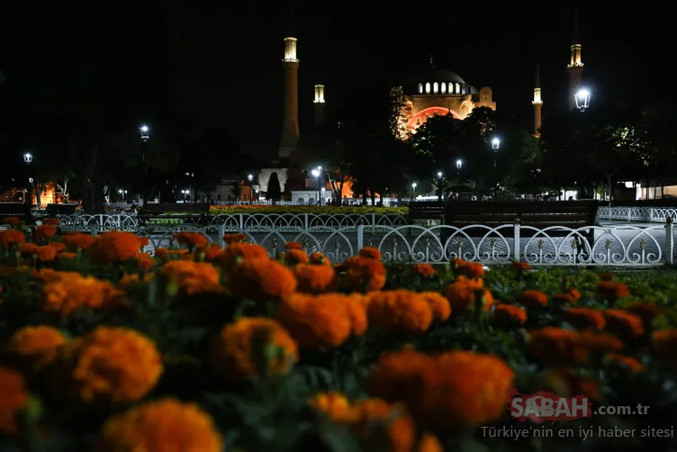 Εικόνες της τελευταίας στιγμής και όλες οι εξελίξεις από την Αγία Σοφία που προετοιμάστηκαν για την προσευχή της Παρασκευής