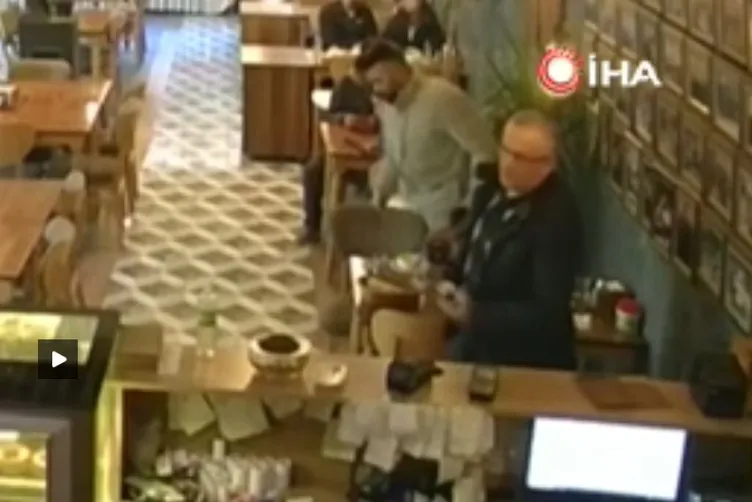 Telefonunuzu kimseye vermeyin! Arkadaşıma 1800 TL göndereceğim dedi! Taksici hesabına bakınca şoku yaşadı!