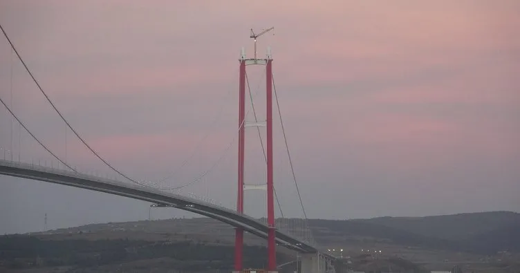 Adil Karaismailoğlu, Çanakkale Köprüsü’nün kulelerinde incelemelerde bulundu