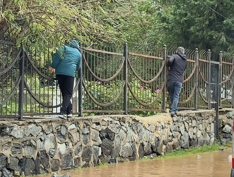 SON DAKİKA… İstanbul Valiliği’nden megakent için kuvvetli yağış uyarısı! Yarın şiddetini artıracak: O bölgeler için alarm verildi