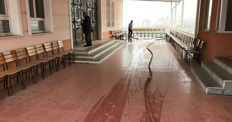Safranbolu’da cami avluları gül suyuyla yıkanıyor