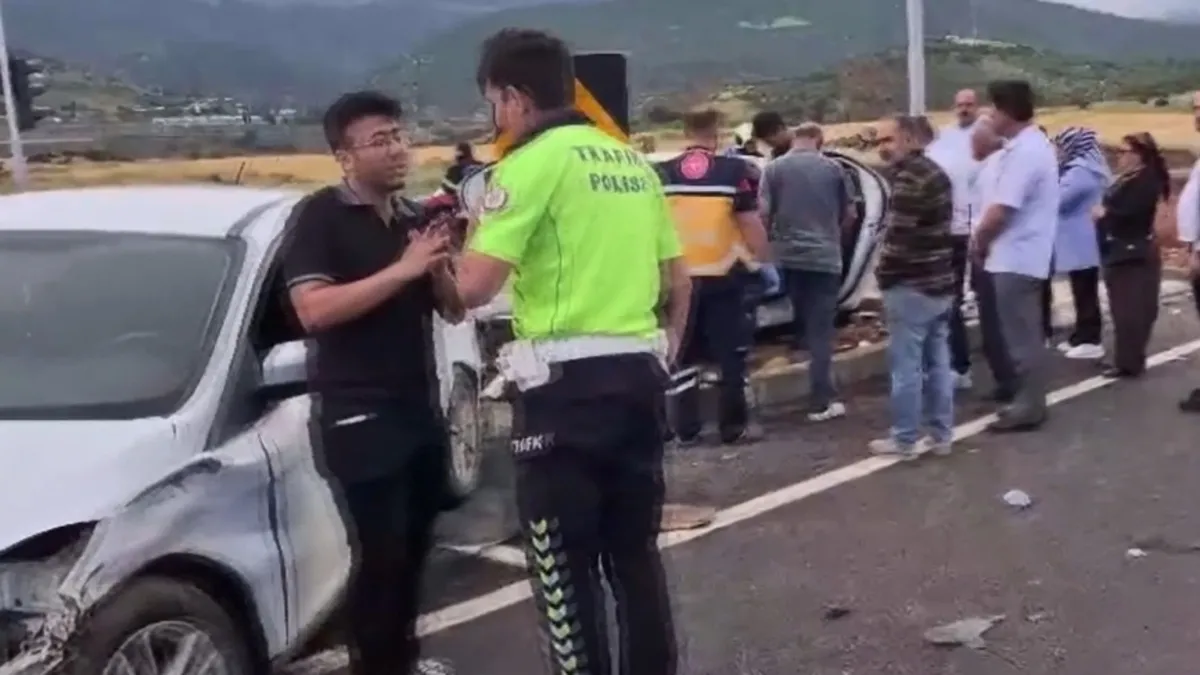 Gaziantep’te iki otomobil çarpıştı: 6 yaralı Gaziantep’te iki otomobil çarpıştı: 6 yaralı