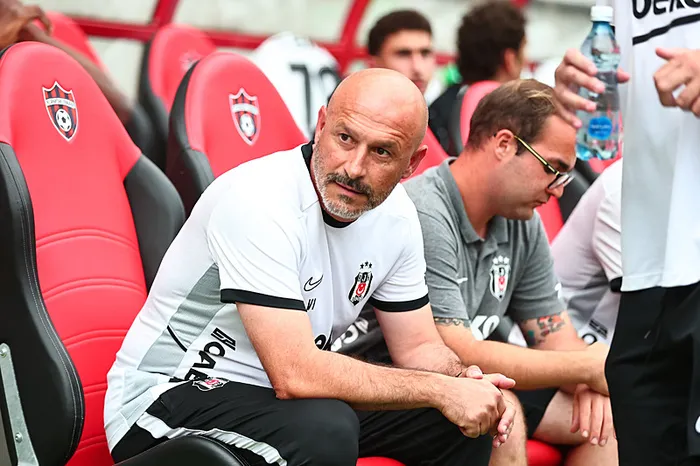 son-dakika-besiktas-midtjylland-italianonun-ilk-11i-belli-oldu-1784817655193.jpeg