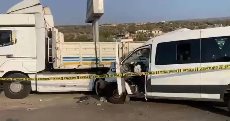 Erdemli’de feci kaza! 2 ölü, 10 yaralı