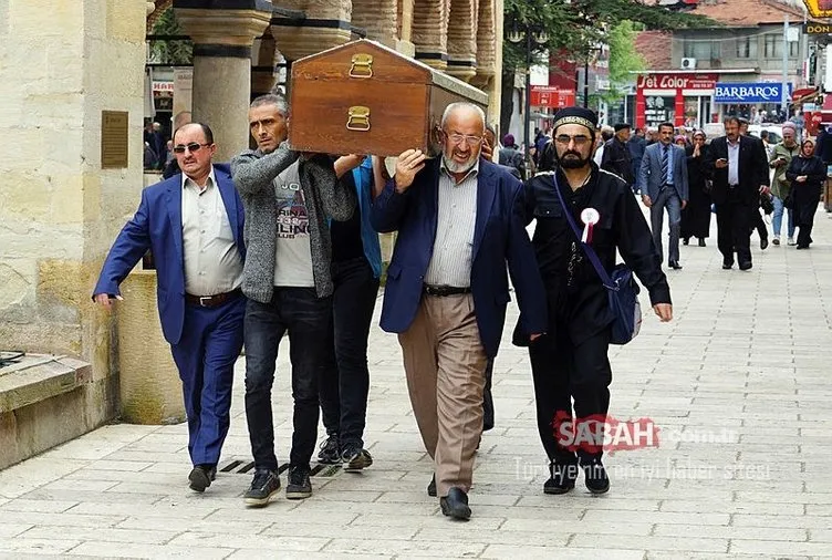 Vahşice yakılarak öldürülen 5 kişilik aile tek tabutta Vahşice yakılarak öldürülen 5 kişilik aile tek tabutta