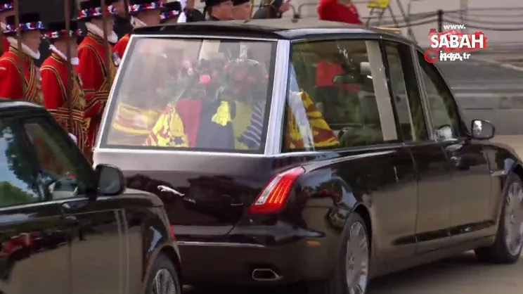 Kraliçe II. Elizabeth son yolculuğuna uğurlandı | Video