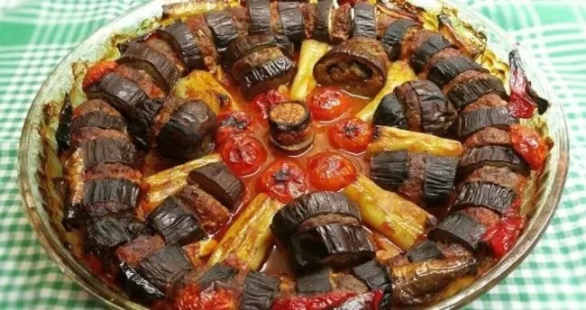 Tadiyla Damakta Iz Birakan Patlican Kebabi Tarifi Kofteli Patlican Kebabi Nasil Yapilir Et Yemekleri Haberleri