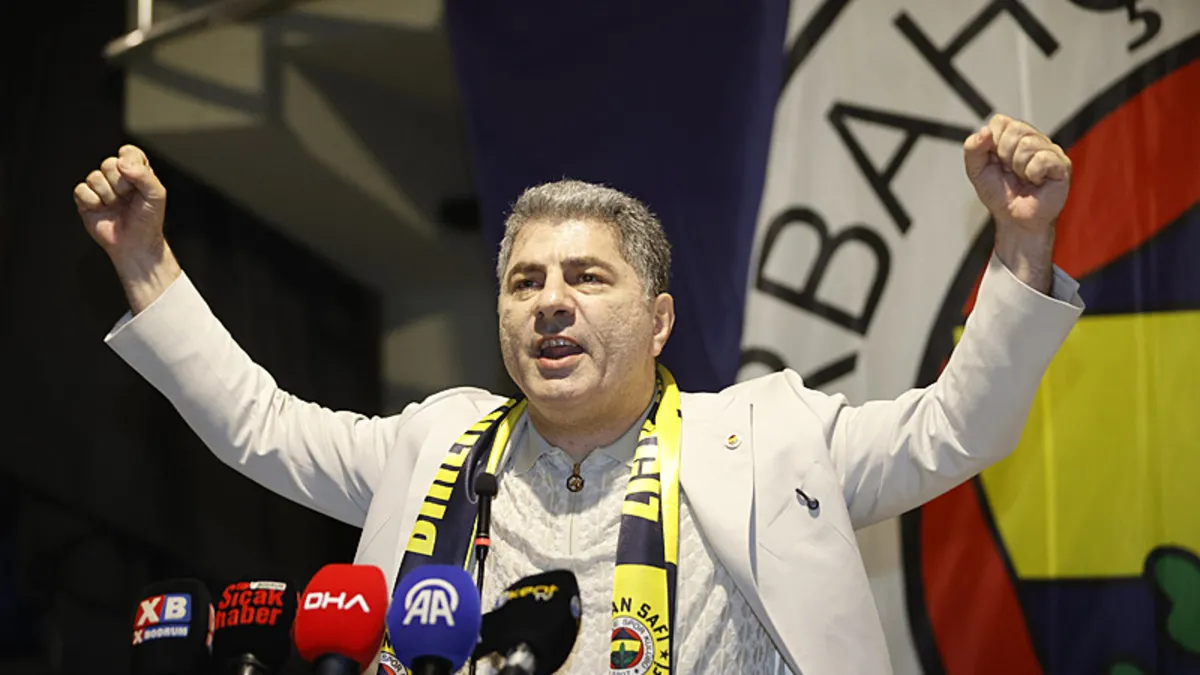 Fenerbahçe Başkan Adayı Hakan Safi: “İki veya üç dünya yıldızı getireceğiz” Fenerbahçe Başkan Adayı Hakan Safi: “İki veya üç dünya yıldızı getireceğiz”