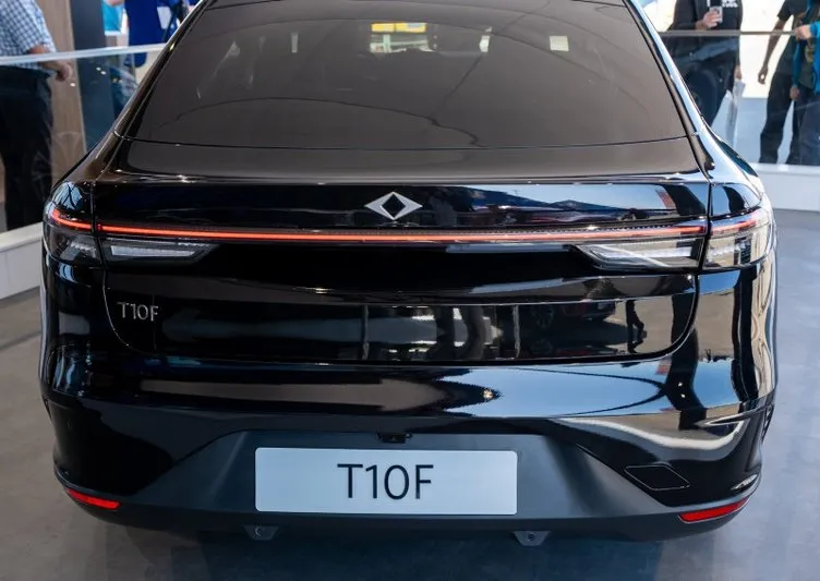 İşte yerli otomobil Togg’un ilk sedan modeli: T10F TEKNOFEST Adana’da görücüye çıktı!