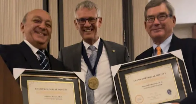 Türk Ürolog cerrah 'Ömür Boyu Onursal Üyelik Ödülü'nü aldı