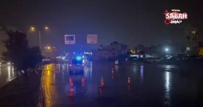 Hatay İskenderun’da şiddetli yağışla birlikte caddeler göle döndü | Video